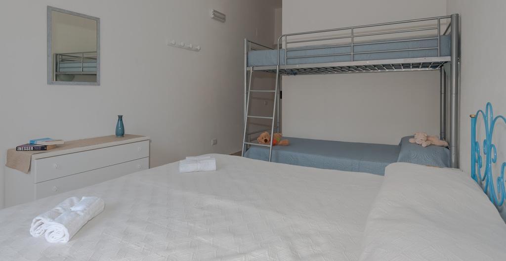 Muma Hostel SantʼAntìoco エクステリア 写真