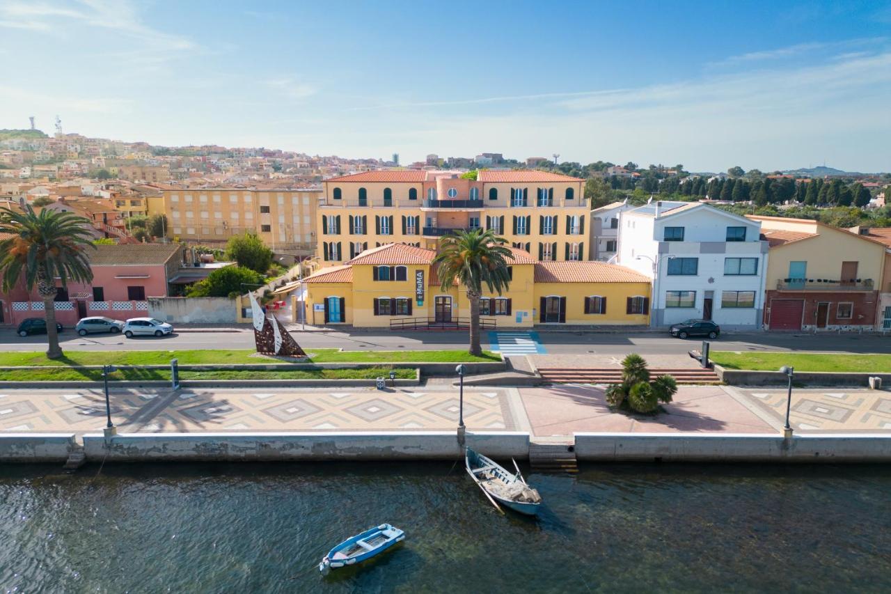 Muma Hostel SantʼAntìoco エクステリア 写真
