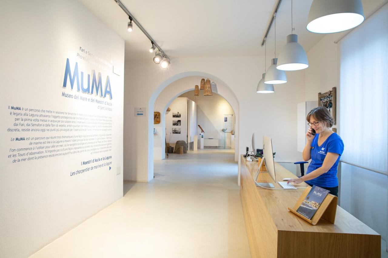 Muma Hostel SantʼAntìoco エクステリア 写真