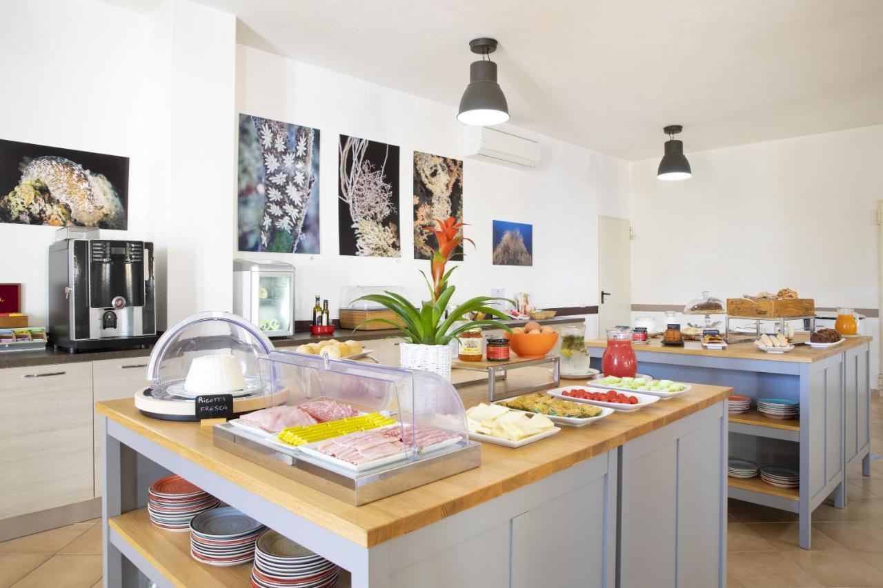 Muma Hostel SantʼAntìoco エクステリア 写真