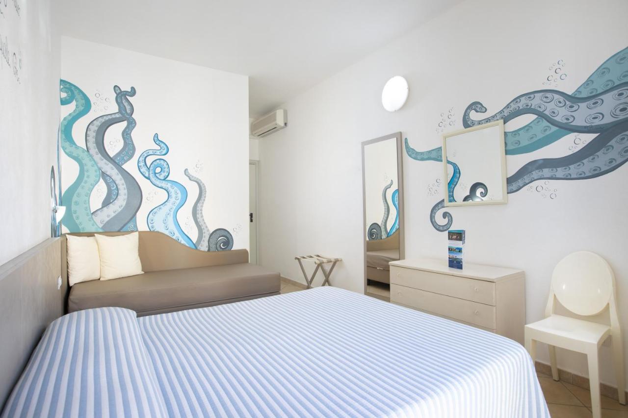 Muma Hostel SantʼAntìoco エクステリア 写真