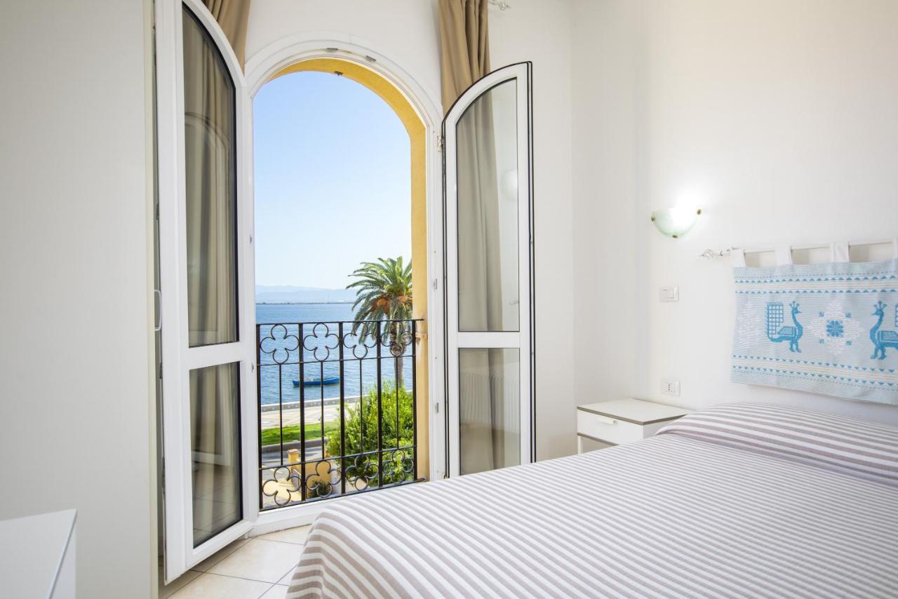 Muma Hostel SantʼAntìoco エクステリア 写真