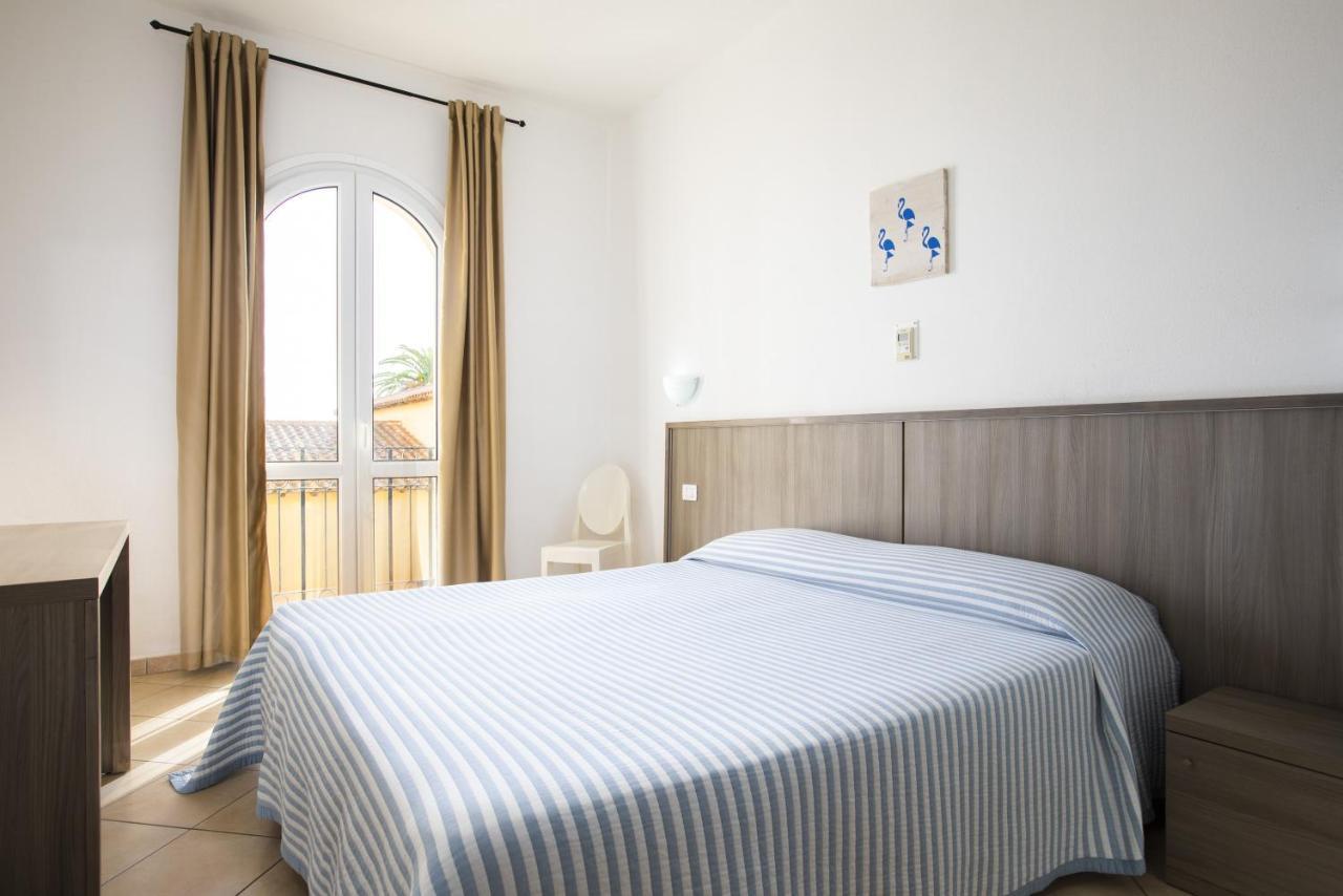 Muma Hostel SantʼAntìoco エクステリア 写真