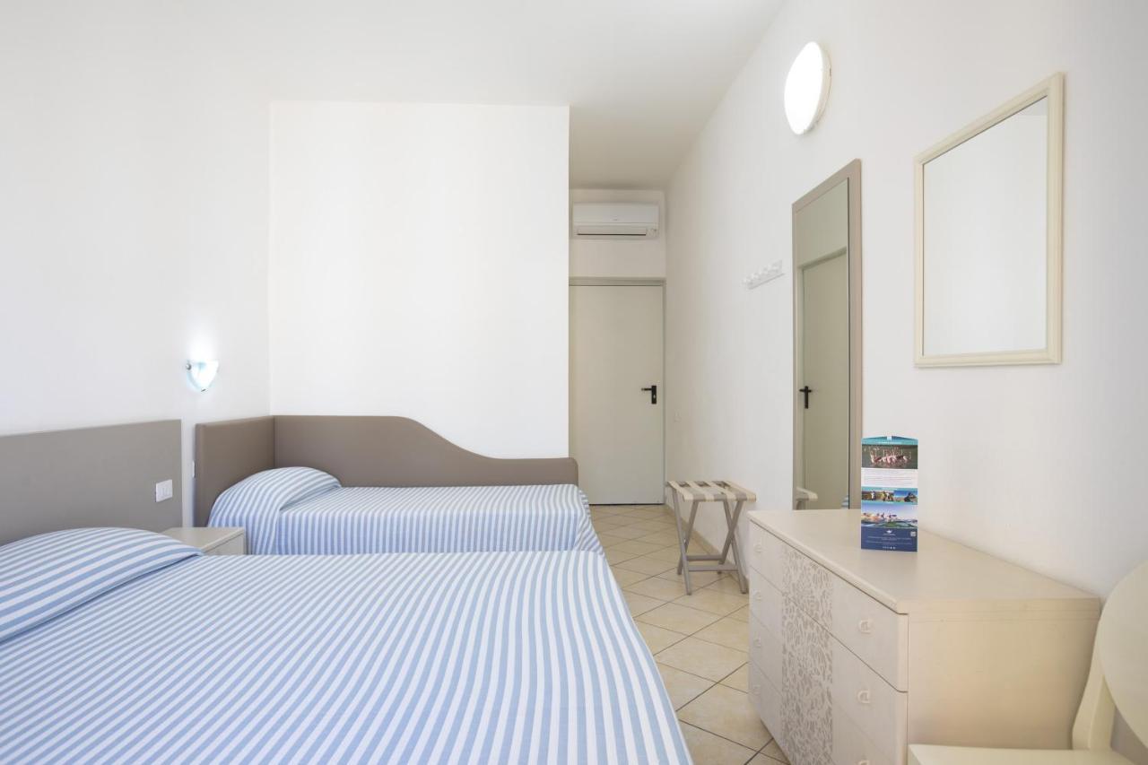 Muma Hostel SantʼAntìoco エクステリア 写真
