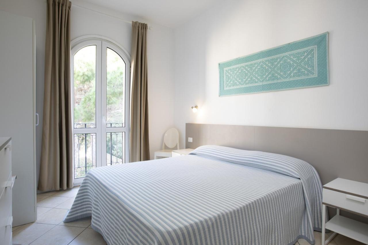 Muma Hostel SantʼAntìoco エクステリア 写真