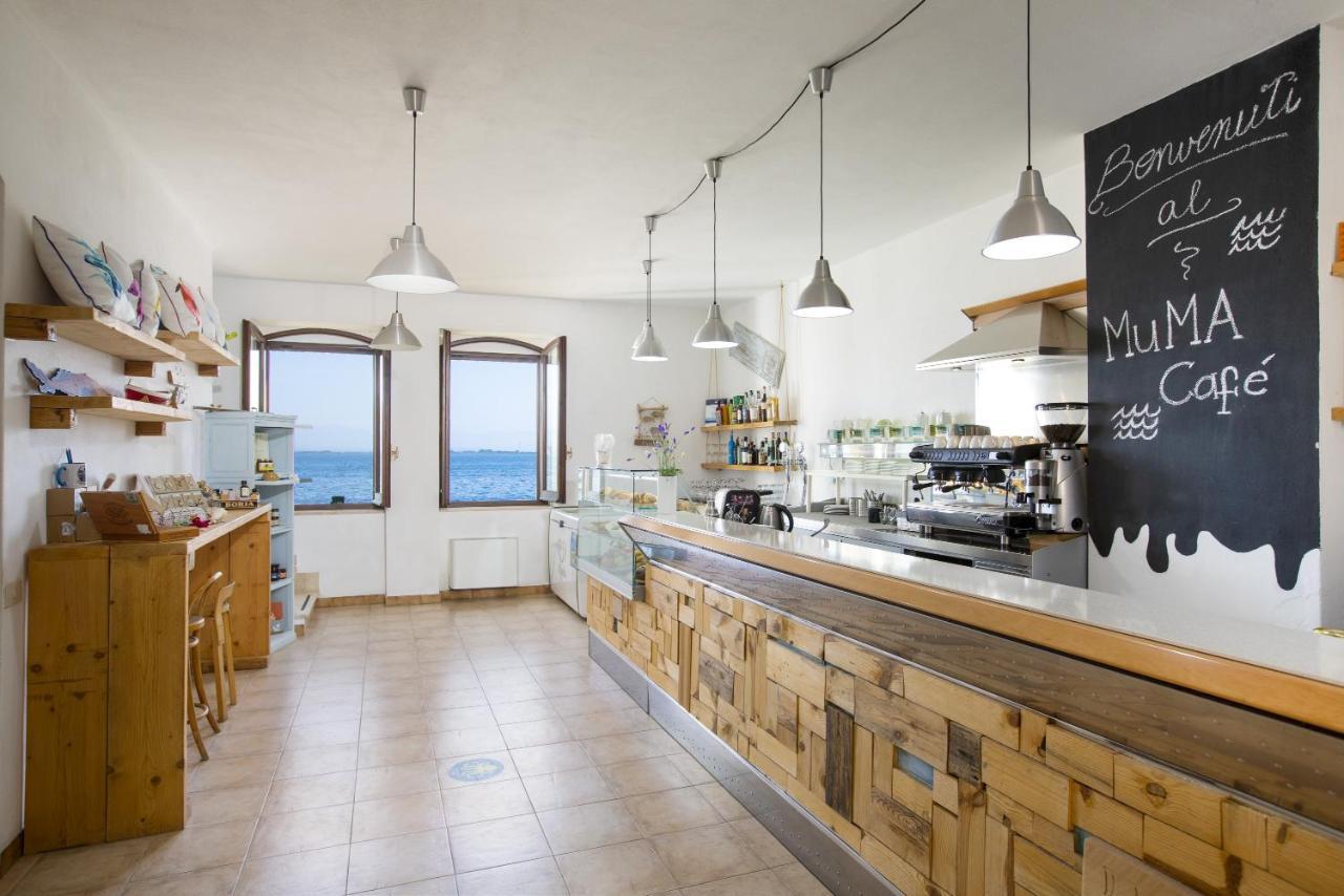 Muma Hostel SantʼAntìoco エクステリア 写真