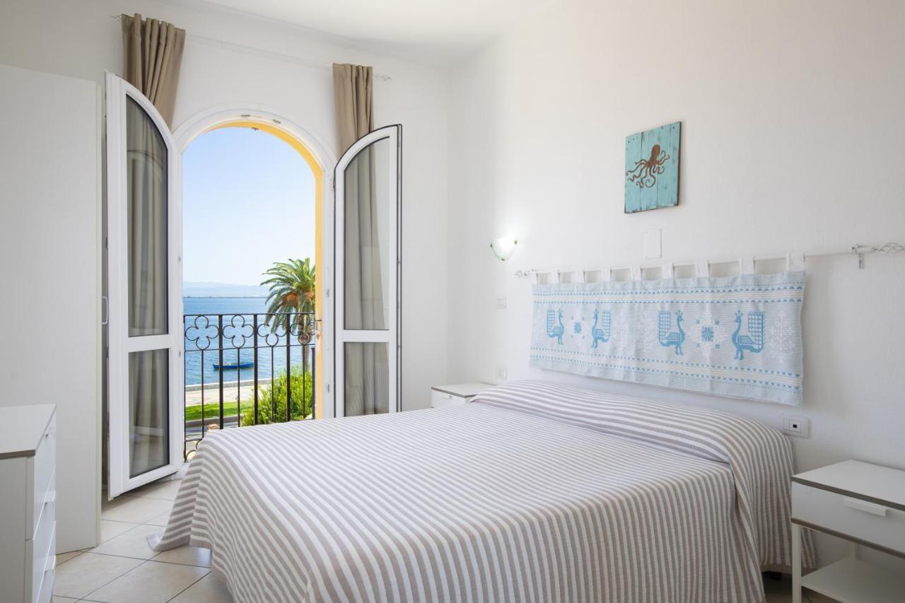 Muma Hostel SantʼAntìoco エクステリア 写真
