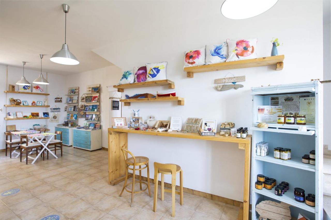Muma Hostel SantʼAntìoco エクステリア 写真