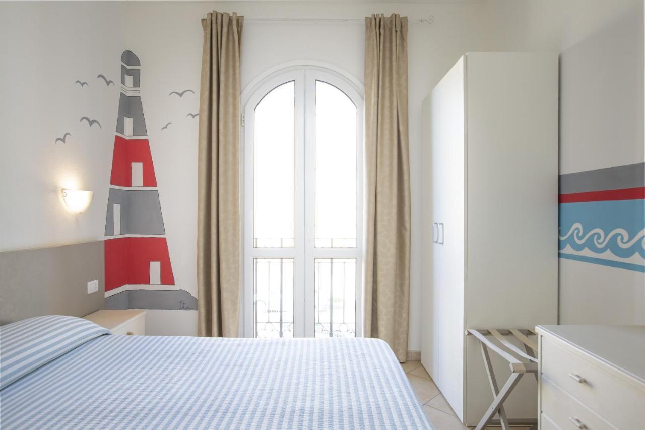 Muma Hostel SantʼAntìoco エクステリア 写真