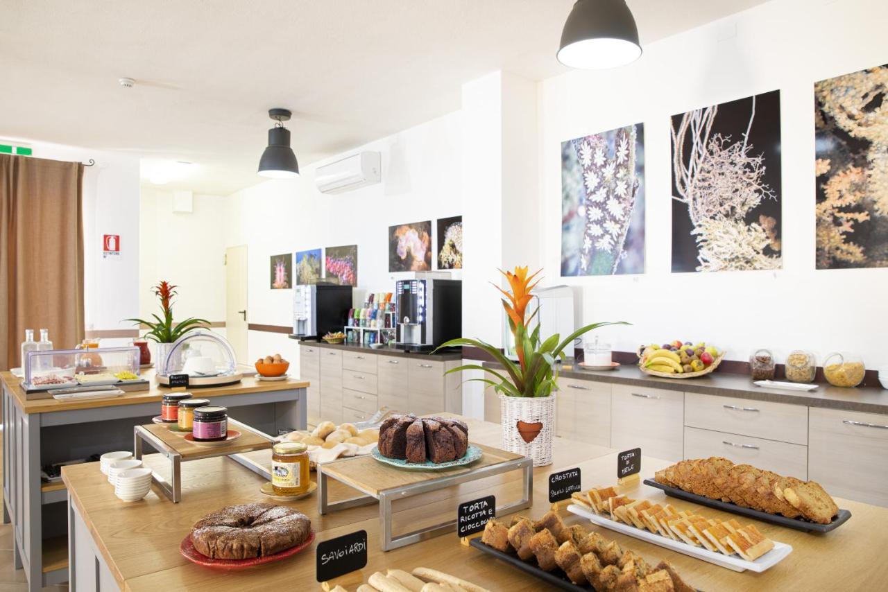 Muma Hostel SantʼAntìoco エクステリア 写真
