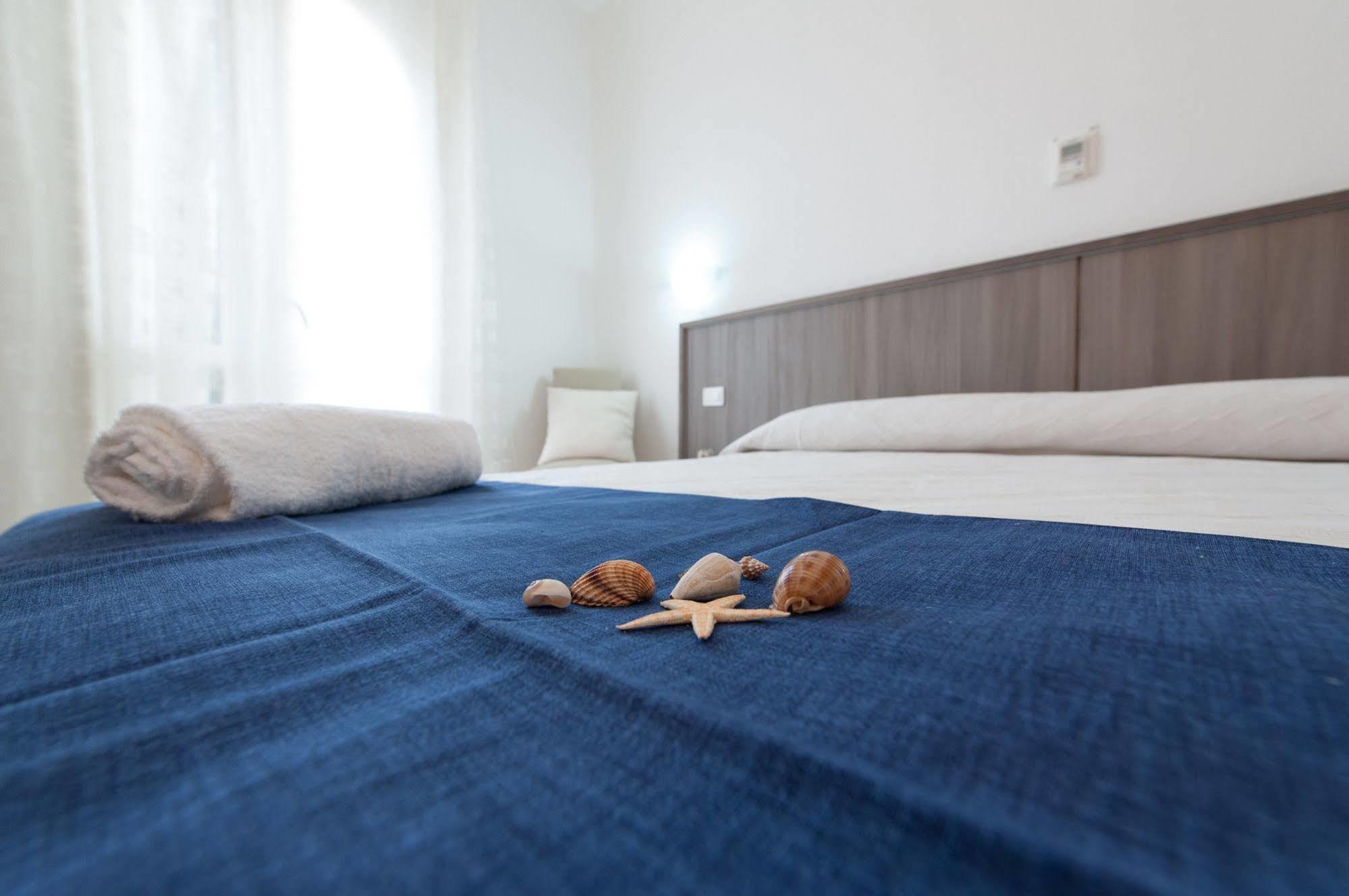 Muma Hostel SantʼAntìoco エクステリア 写真