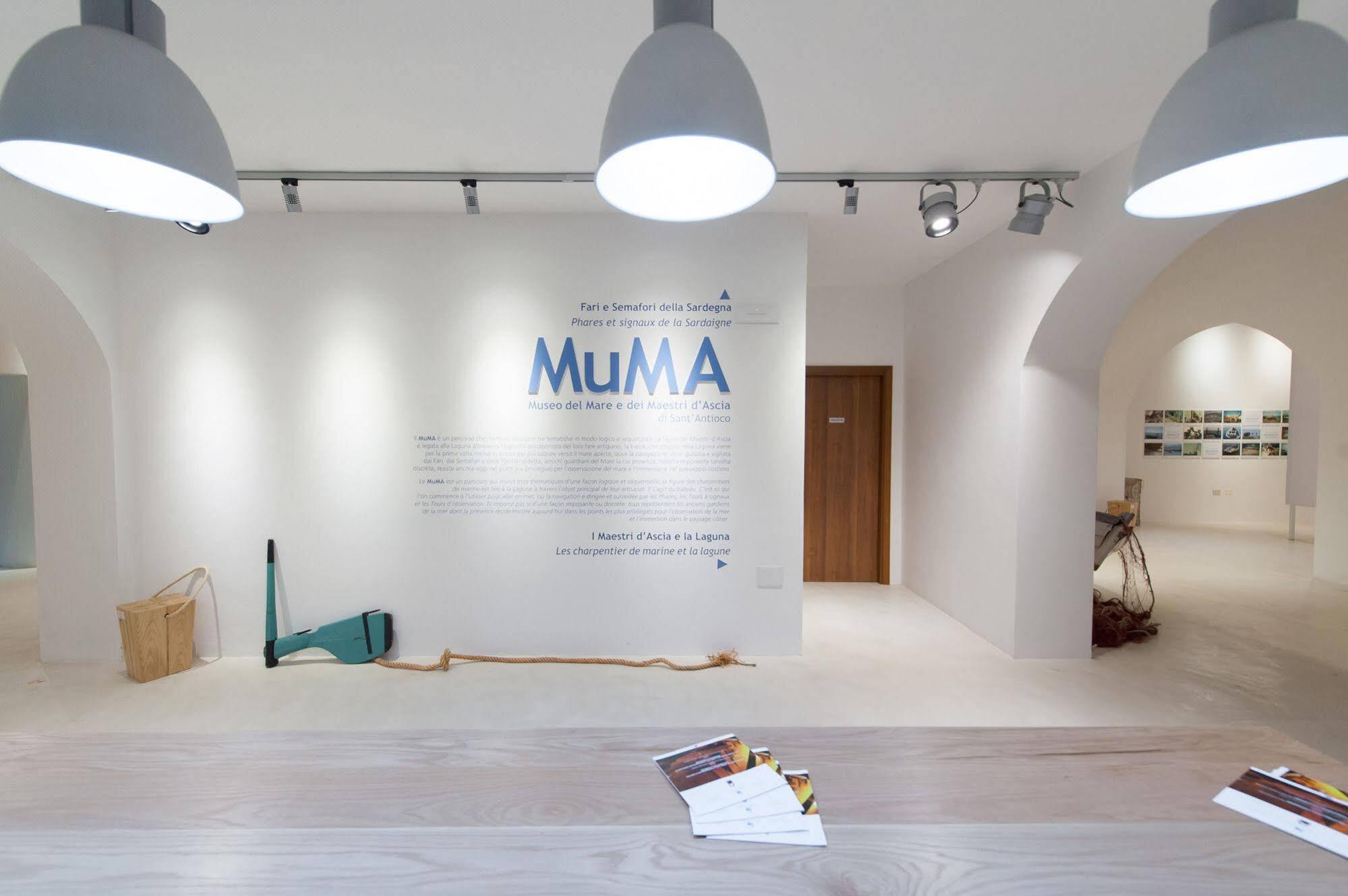 Muma Hostel SantʼAntìoco エクステリア 写真